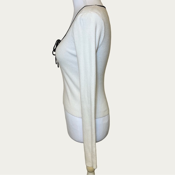 Love Tree Women’s Ivory With Black Tie Detail Soft Viscose Sweater Size Medium - Picture 4 of 10